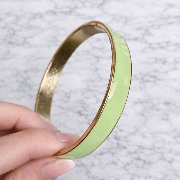 Vintage Green Bangle Bracelet - Picture 1 of 9